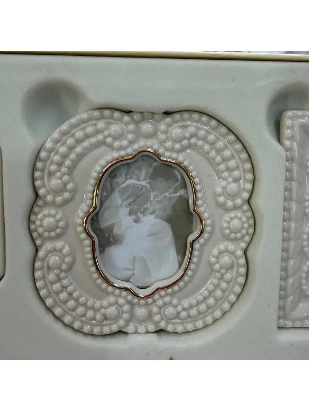 Lenox set of 3 picture frames new in box with damage to the package vintage y2k